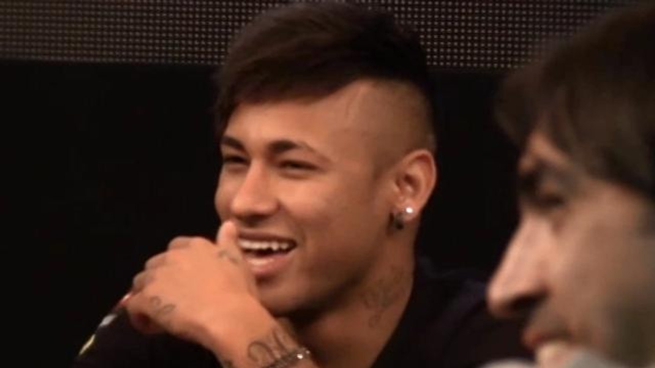 Neymar pasa sus últimos días de vacaciones jugando póker en Brasil