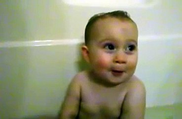 crazy baby says no طفل اجنبي مضحك يمتنع عن كل شئ