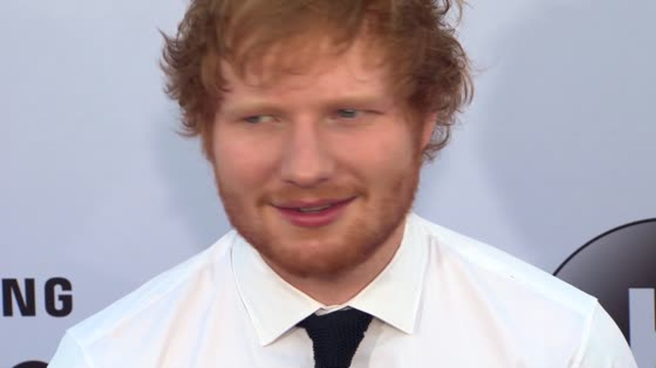 Ed Sheeran machte sich auf der Bühne in die Hose