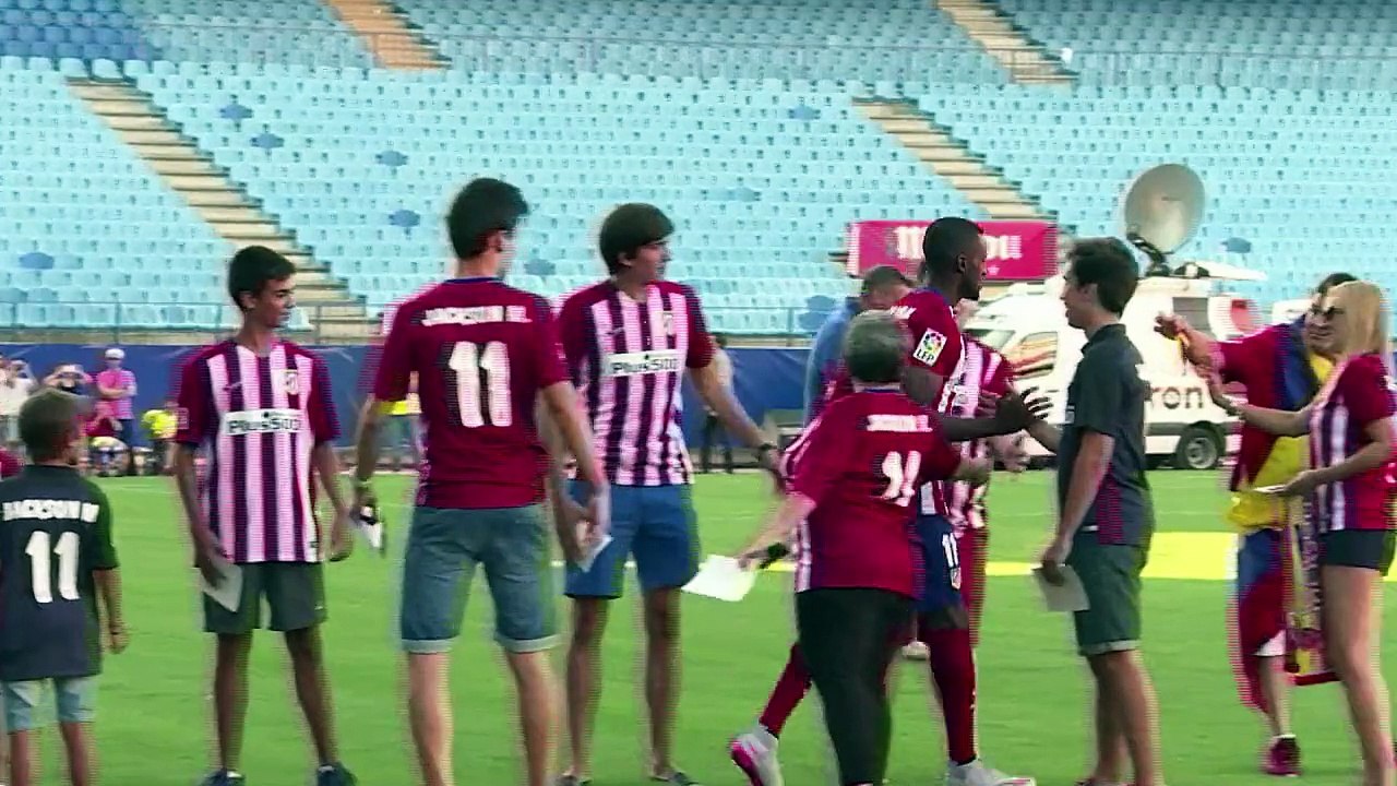 Jackson Martinez présenté aux supporteurs de l'Atletico Madrid