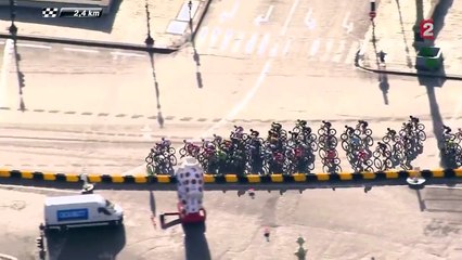 Tour de France 2015 : un homme placé face au peloton