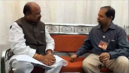 In conversation with Suresh Khade (Former MLA) at the 'Kolhapur Medical and Healthcare Camp 2015'