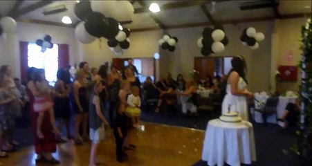 Catch the bridal bouquet - Fail