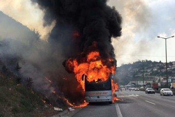 Otobüs alev alev yandı