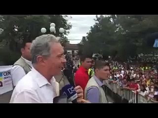 Mira lo que le dijo Uribe a Maduro
