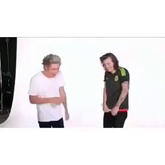 Niall Horan and Harry Styles- cute laugh