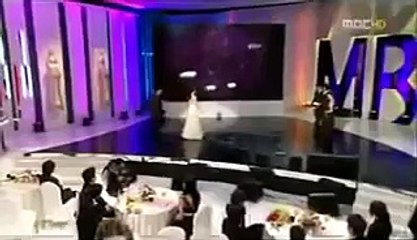 Kim Nam Gil and Lee Yo Won (2009 MBC Best Couple Award) eng sub