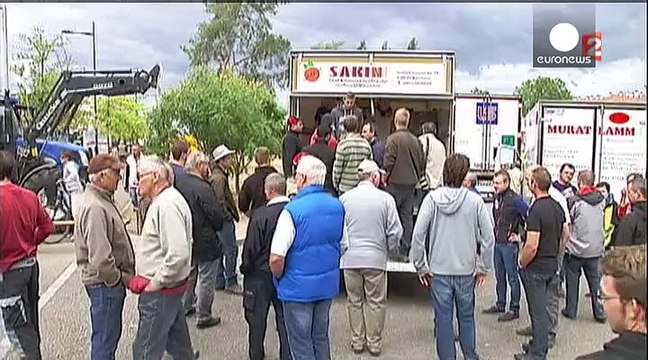 French farmers block border routes in row over 'cheap' imports