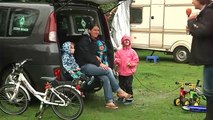 Campinggasten in Groningen laten zich niet verdrijven - RTV Noord