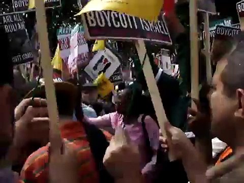 British Muslims chant: We are all Hezbollah! (1)