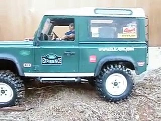 RC 4x4 1/9 Toyota Land Cruiser FJ40 vs Defender D90