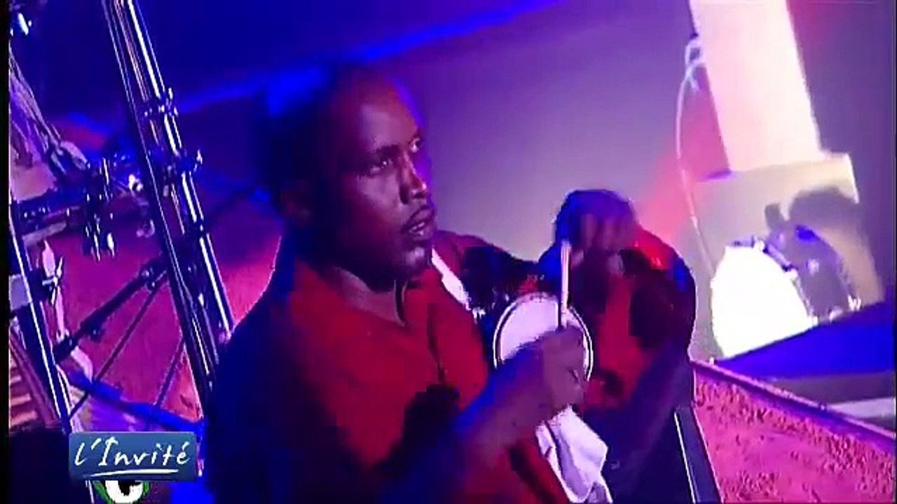 Youssou N'DOUR : "Je fais la politique et la musique pour l'amour de mon pays"