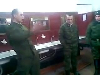 Один в поле воин. Драка в казарме