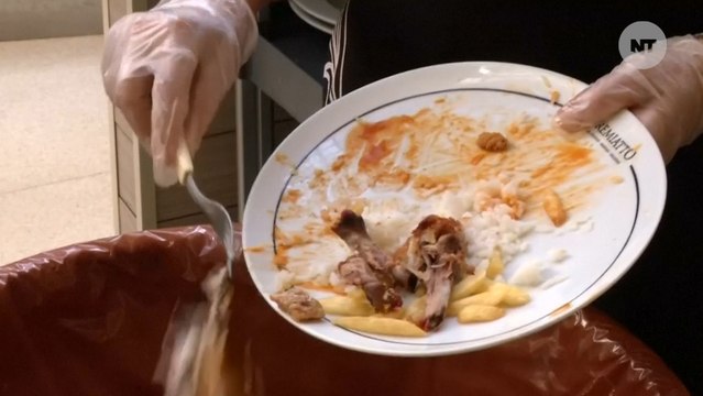 Shopping Mall's Rooftop Garden Turns Food Court Waste Into Sustainable Produce