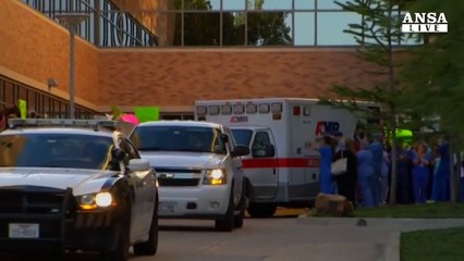 Ebola, l'infermiera di Dallas ammalata piange in video
