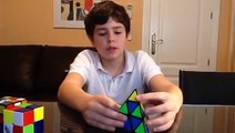 Carlos superdotado nos habla de su colegio mientras hace cubos de  Rubik