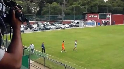 Ronaldinho recibió ovación en Fluminense y le crearon canción al estilo Paolo Guerrero