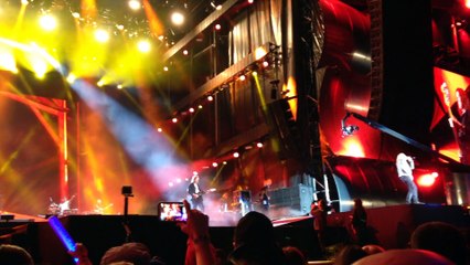 "En El Muelle de San Blas" by Mana, Fher Olvera, Rock in Rio 2015 - Video by Donna Balancia