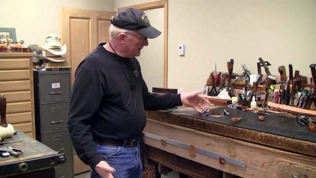 Craftool - Craftools Keen Edge Sharpening Guide - Swivel Knife Sharpener