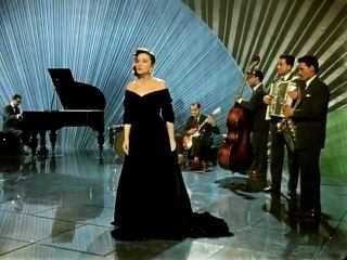 Привет Москве из Бухареста - Девушка с гитарой