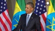 Барак Обама давит на Судан и трогает Люси