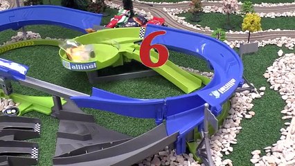 Lightning McQueen Disney Pixar Cars Stunt Race Cars 2 Speedway Story Spider-Man Spongebob Judges