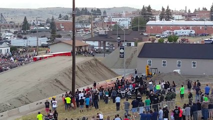 Record du monde de saut en longueur avec un semi-remorque
