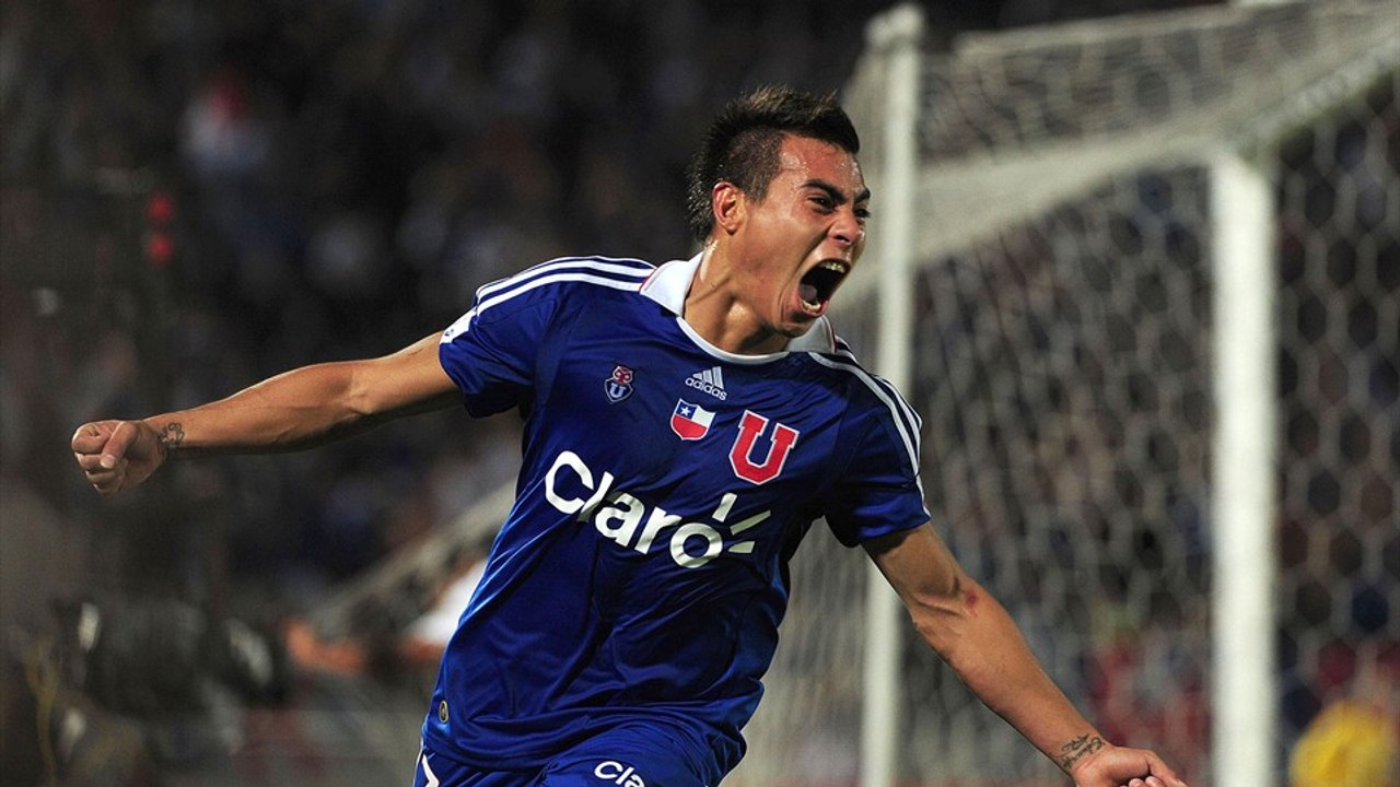 Edu Vargas marque après un slalom de 40 mètres !