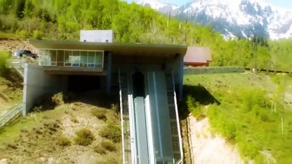 Безбашенный байкер прыгнул с 90 метрового трамплина для лыжников!