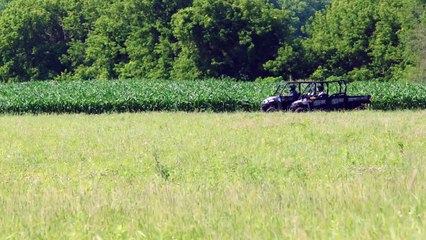 RANGER CREW 900 vs. John Deere Gator 825i S4 – Power - Polaris RANGER