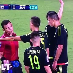 Altın kupada hakemden şaşırtan hareket