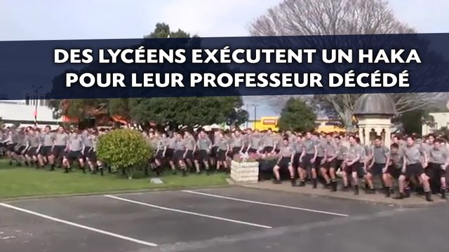 Des lycéens exécutent un haka pour leur professeur décédé