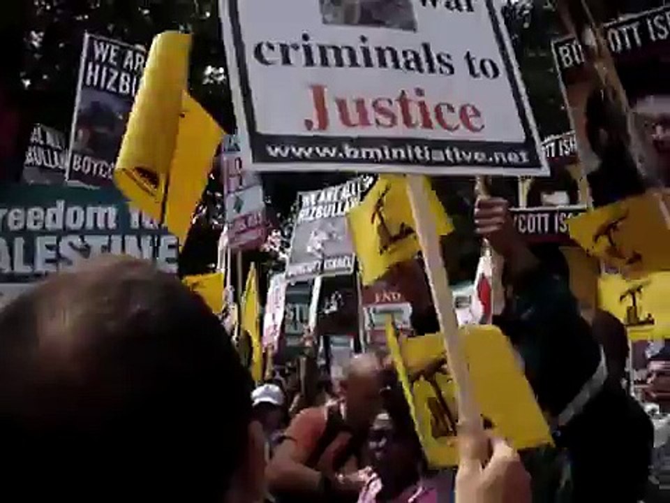 British Muslims chant: "We are all Hezbollah!"