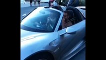 Vidéo : il percute un mur au volant de sa Porsche 918 Spyder