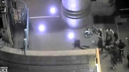 Shocking footage of man attacked by gang on Tower Bridge