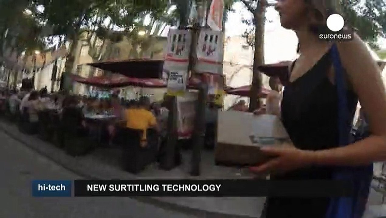 Untertitel-Brille feiert Premiere in Avignon