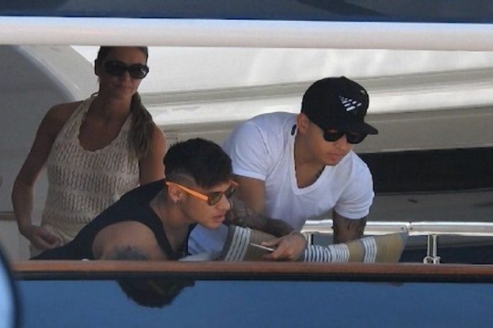 Neymar disfruta de sus vacaciones en Ibiza