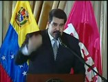 Maduro arremete contra la oposición