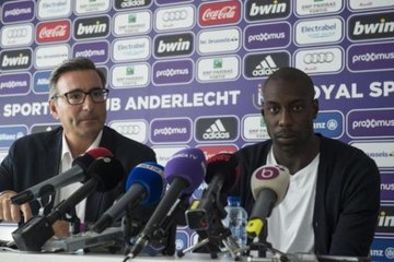 Présentation de Stefano Okaka, le nouvel attaquant italien du Sporting d'Anderlecht