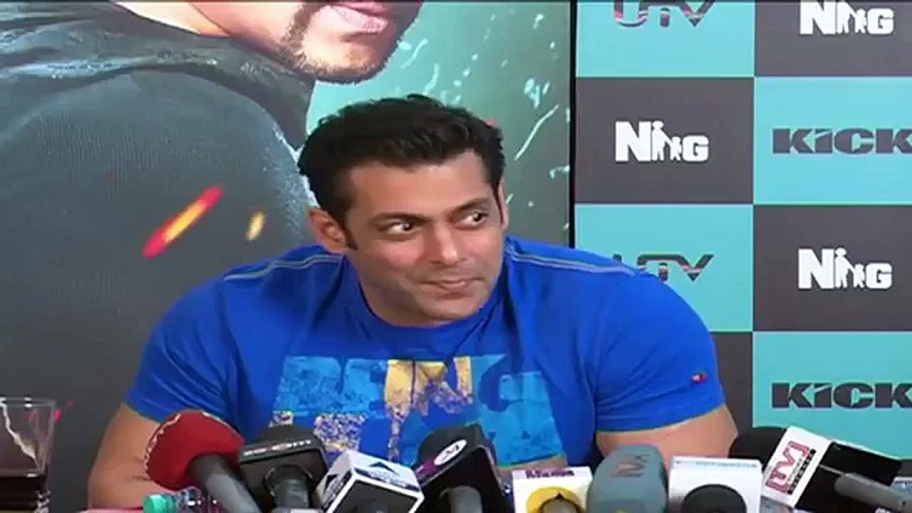 Salman Changes 'Sultan' Release Date For SRK -