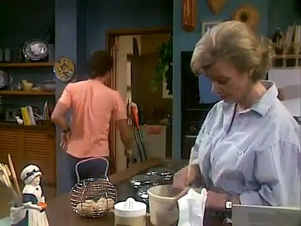 Neighbours ( 1985 ) E012