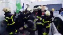 L'EUROPA STA COLLASSANDO - Belgio: violenti scontri tra Polizia e Vigili del Fuoco