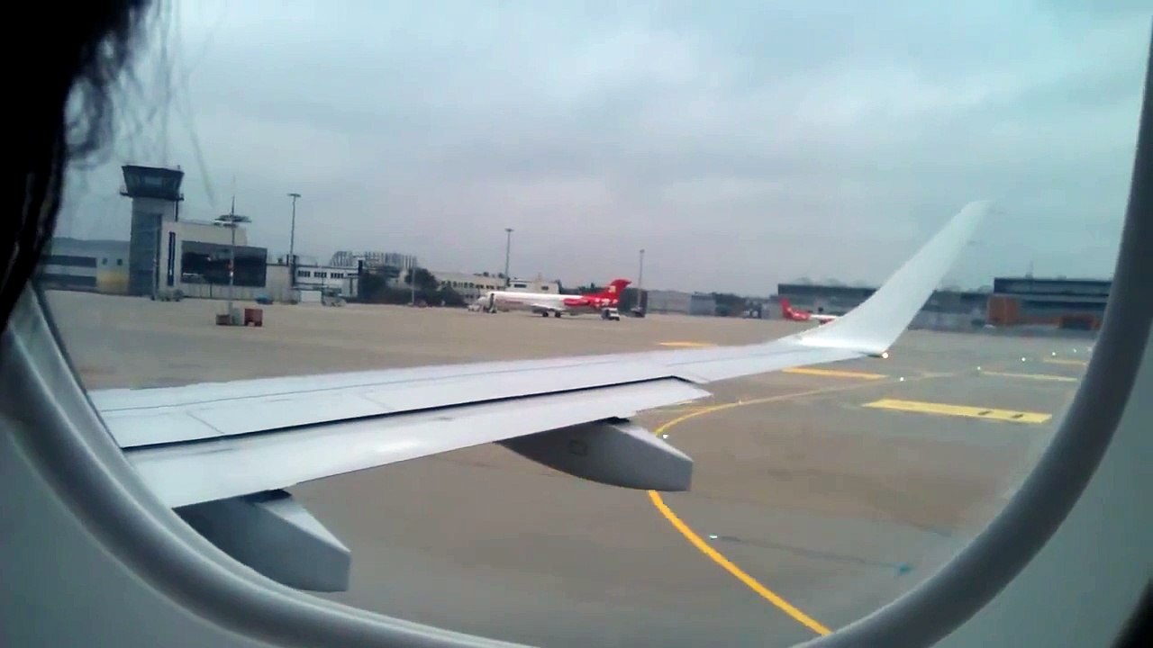 Avión despegando desde dentro