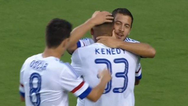 Eden Hazard mystifie la défense du Barça !