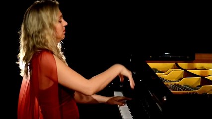 Franz Liszt: Liebestraum - Piano: Aniko Drabon - Bechstein D versus Steinway D