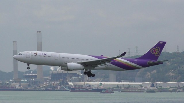 Airbus A330 Thai Airways Landing in Hong Kong Airport. Flight TG629. HS-TBA. Plane Spotting