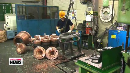 Rival parties vow to reform labor market