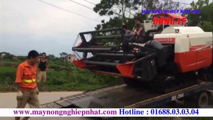 Đăng lê Giao máy gặt lúa liên hợp Kubota DC-70G cho khách hàng tại Hưng Yên