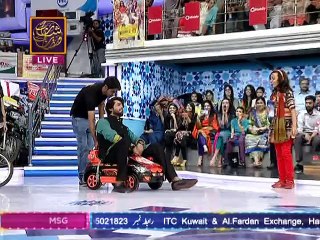 Fahad Mustafa In Small Car- Jeeto Pakistan