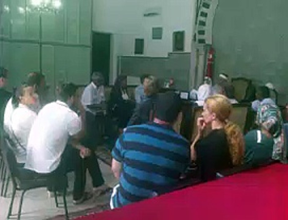حصري : صور لعدد من الأجانب يعتنقون الإسلام عند مفتي الجمهورية
